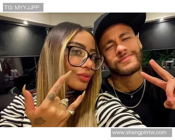 足坛巨星女儿颜值惊艳闪耀聚焦引发网友热议魅力不输当红女星