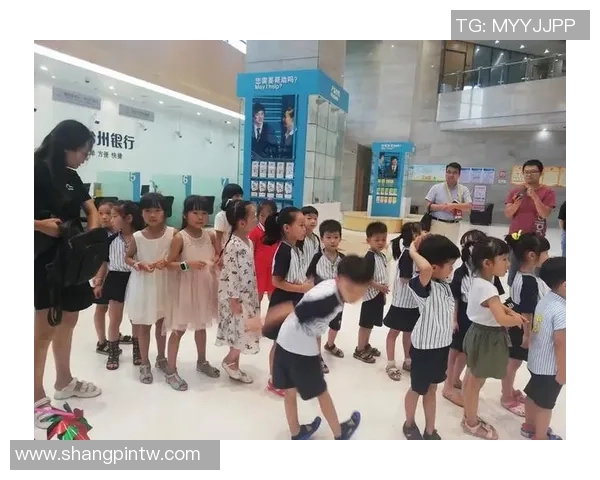 踢足球戴发夹的球星是谁 揭秘这一独特风格背后的故事